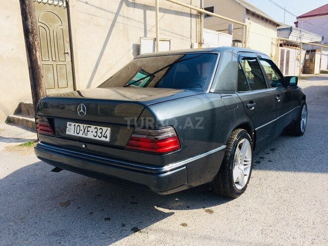 Mercedes E 200 1993, 320,000 km - 2.0 l - Bakı