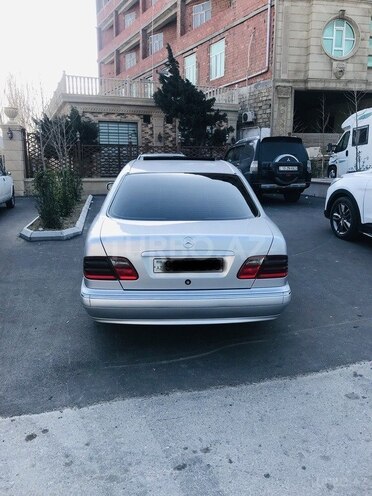 Mercedes E 270 2000, 321,890 km - 2.7 l - Bakı