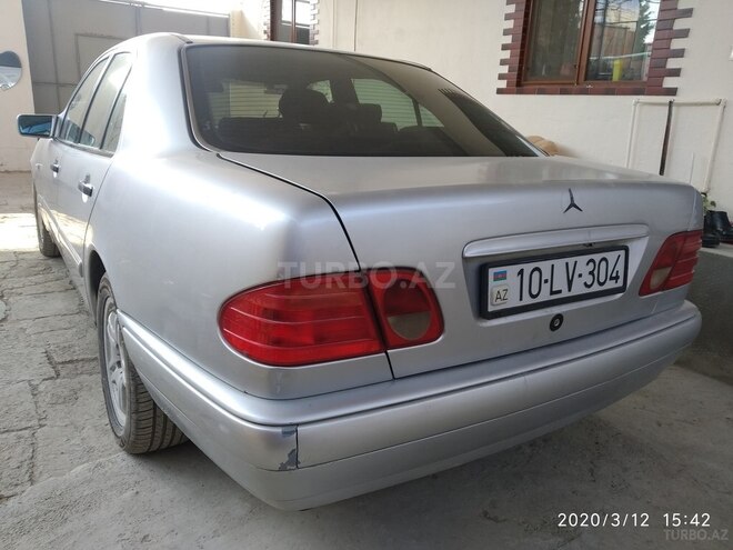 Mercedes E 220 1998, 343,189 km - 2.2 л - Bakı