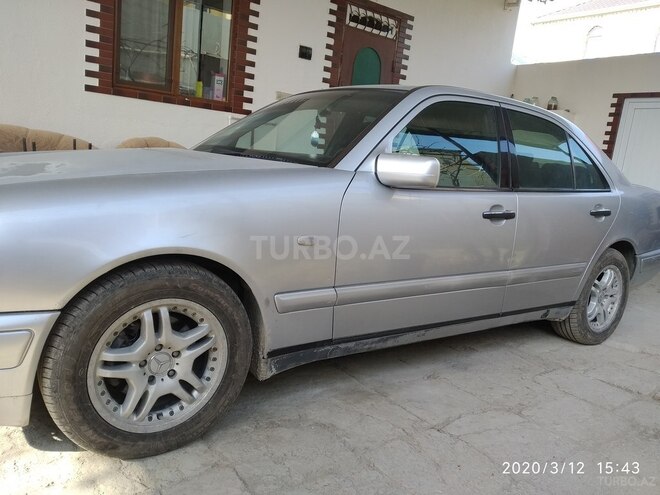 Mercedes E 220 1998, 343,189 km - 2.2 л - Bakı