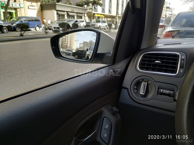 Volkswagen Polo 2011, 132,000 km - 1.4 l - Bakı