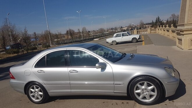 Mercedes C 200 2002, 294,000 km - 2.0 l - Qazax
