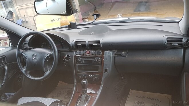 Mercedes C 200 2002, 294,000 km - 2.0 l - Qazax