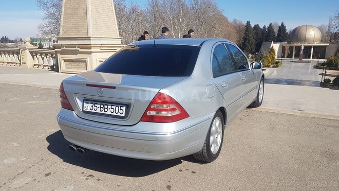 Mercedes C 200 2002, 294,000 km - 2.0 l - Qazax