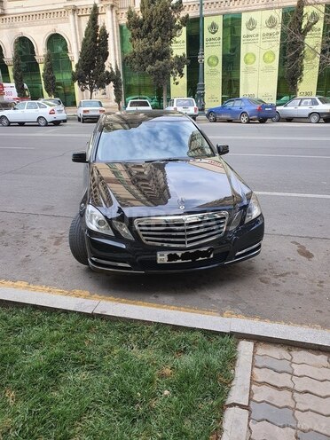 Mercedes E 220 2011, 296,333 km - 2.2 l - Gəncə