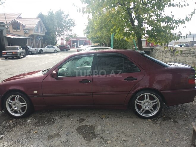 Mercedes C 200 1997, 320,000 km - 2.0 l - Şəki