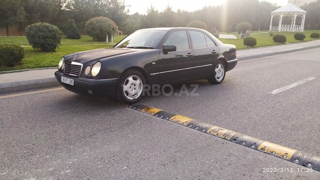 Mercedes E 230 1995, 290,000 km - 2.3 l - Bakı
