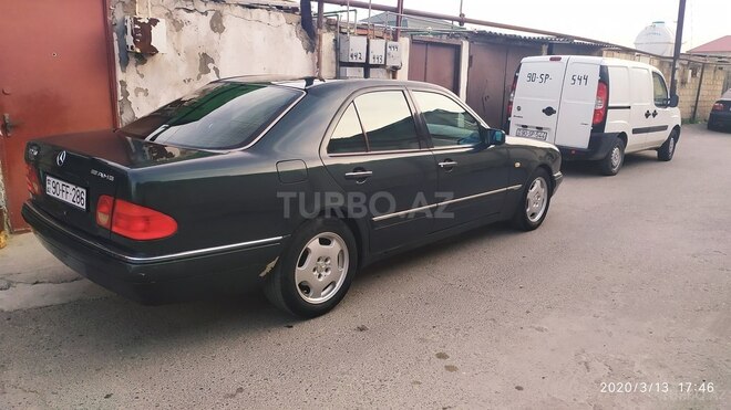 Mercedes E 230 1995, 290,000 km - 2.3 l - Bakı