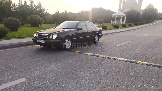Mercedes E 230 1995, 290,000 km - 2.3 l - Bakı
