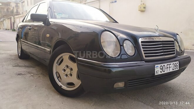 Mercedes E 230 1995, 290,000 km - 2.3 l - Bakı