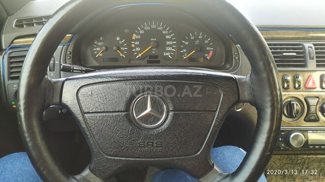 Mercedes E 230 1995, 290,000 km - 2.3 l - Bakı