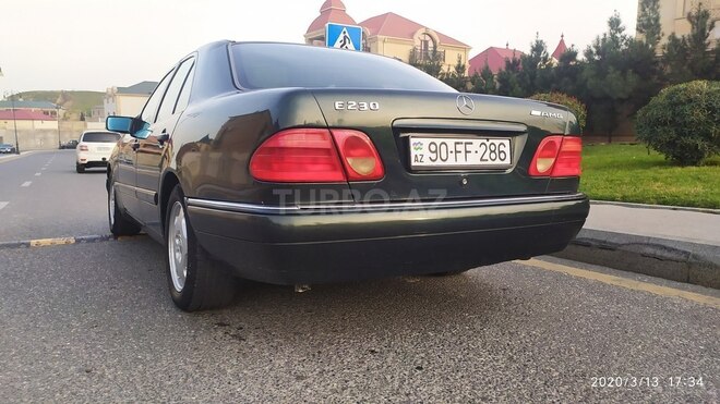 Mercedes E 230 1995, 290,000 km - 2.3 l - Bakı