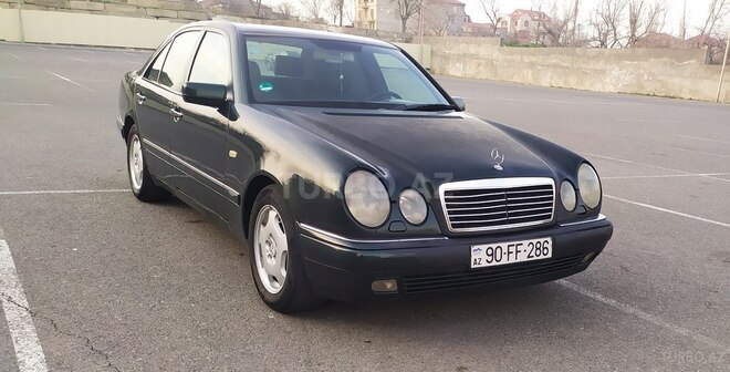 Mercedes E 230 1995, 290,000 km - 2.3 l - Bakı