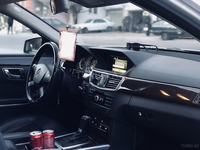 Mercedes E 220 2011, 297,000 km - 2.2 l - Bakı