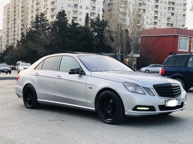 Mercedes E 220 2011, 297,000 km - 2.2 l - Bakı