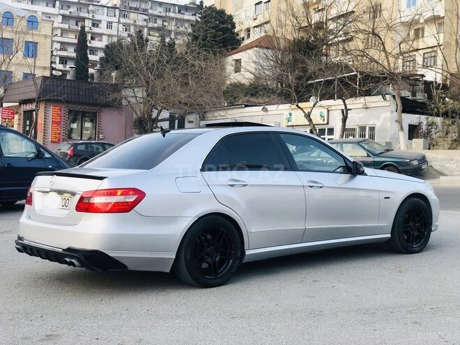 Mercedes E 220 2011, 297,000 km - 2.2 l - Bakı