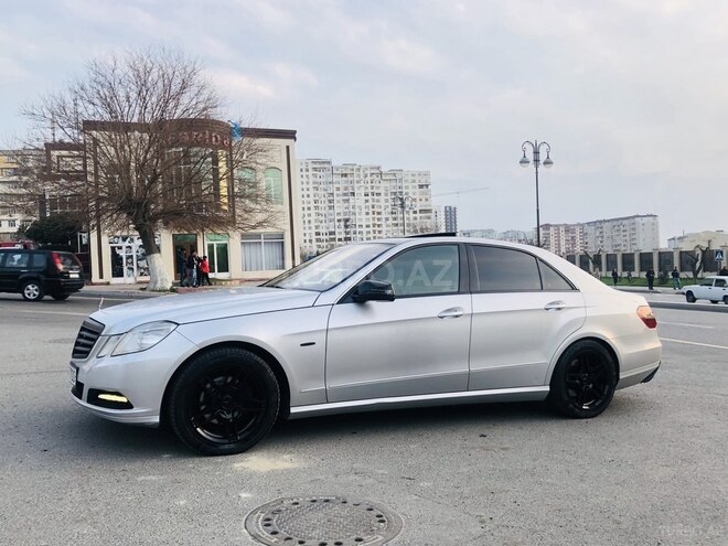 Mercedes E 220 2011, 297,000 km - 2.2 l - Bakı
