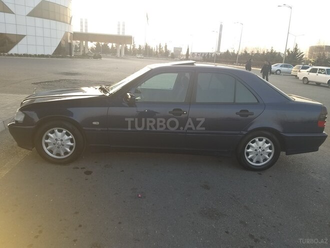 Mercedes C 180 1998, 256,980 km - 1.8 л - Yevlax