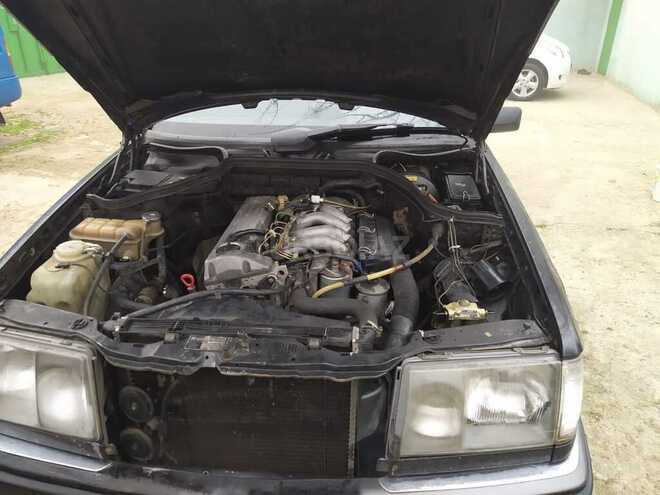Mercedes E 250 1991, 457,800 km - 2.5 l - Sumqayıt