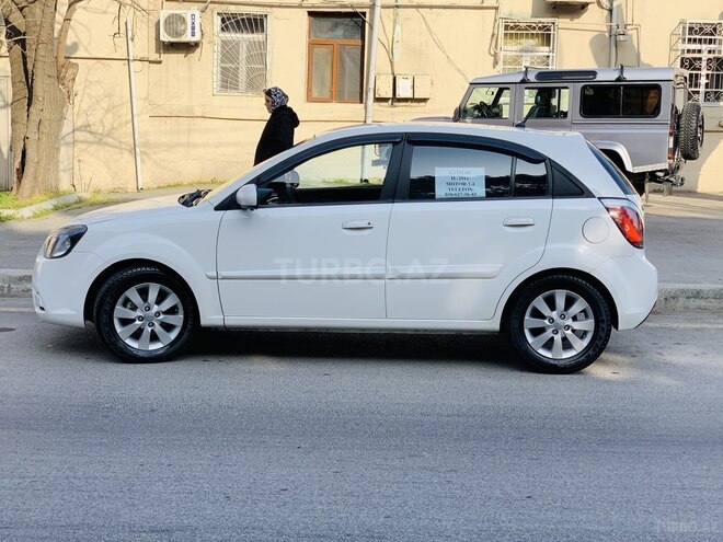 Kia Rio 2011, 101,755 km - 1.4 л - Bakı
