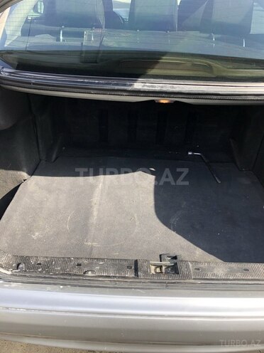 Mercedes E 220 2000, 283,500 km - 2.2 l - Bakı