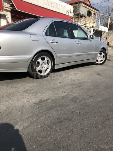 Mercedes E 220 2000, 283,500 km - 2.2 l - Bakı