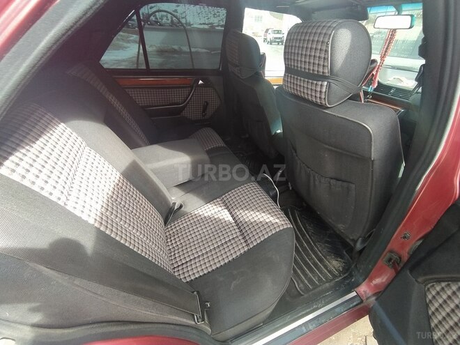 Mercedes E 200 1994, 411,114 km - 2.0 l - Qusar