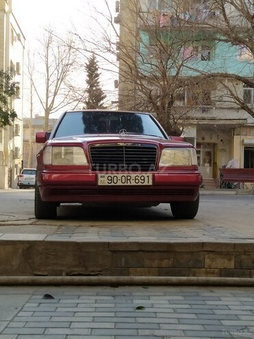 Mercedes E 200 1994, 411,114 km - 2.0 l - Qusar