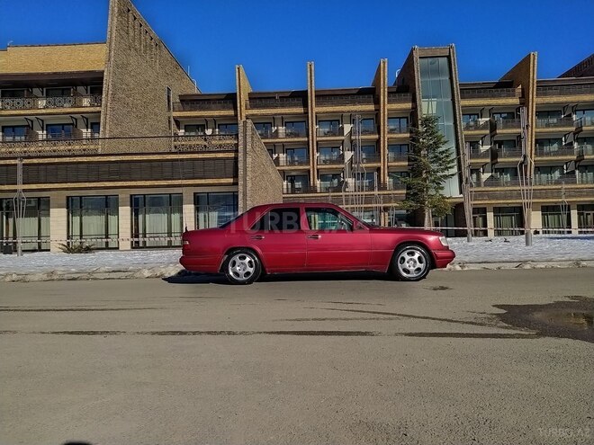 Mercedes E 200 1994, 411,114 km - 2.0 l - Qusar