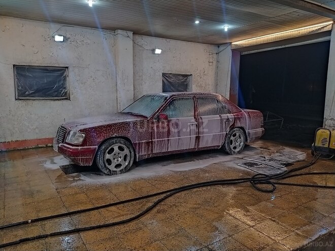 Mercedes E 200 1994, 411,114 km - 2.0 l - Qusar