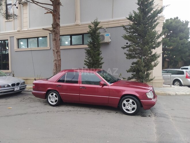 Mercedes E 200 1994, 411,114 km - 2.0 l - Qusar