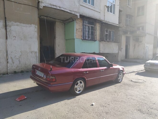 Mercedes E 200 1994, 411,114 km - 2.0 l - Qusar