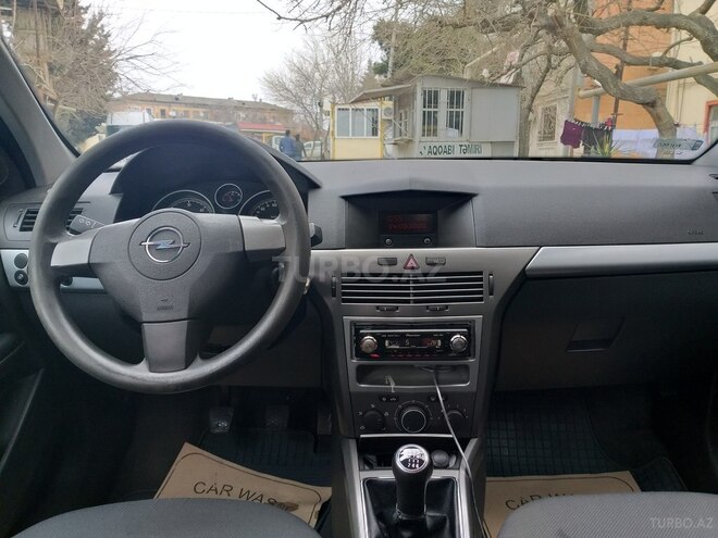 Opel Astra 2006, 179,000 km - 1.3 л - Bakı