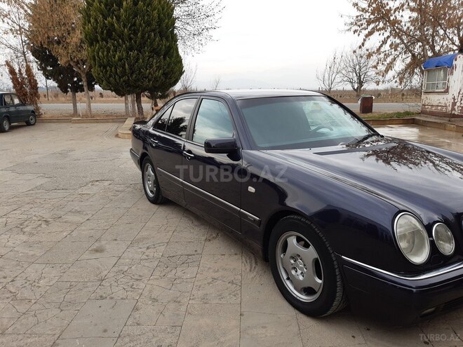 Mercedes E 240 1997, 239,408 km - 2.4 l - Gəncə