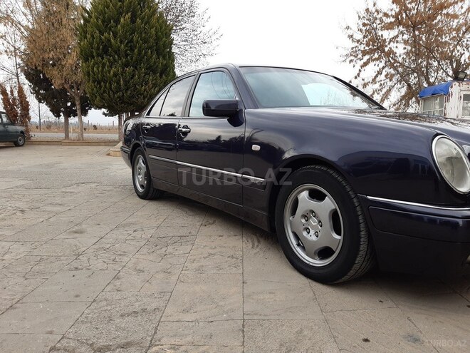 Mercedes E 240 1997, 239,408 km - 2.4 l - Gəncə