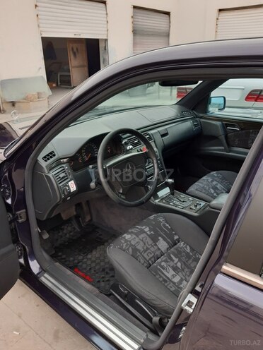 Mercedes E 240 1997, 239,408 km - 2.4 l - Gəncə