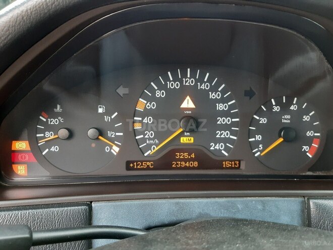 Mercedes E 240 1997, 239,408 km - 2.4 l - Gəncə