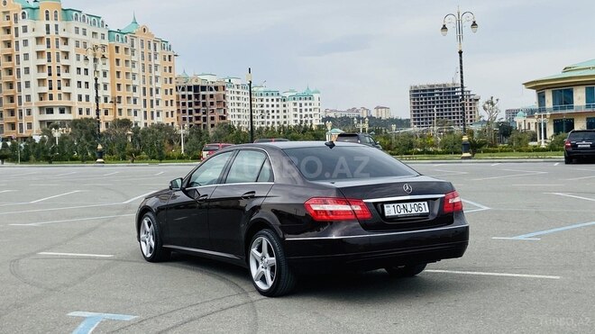 Mercedes E 220 2010, 168,800 km - 2.2 л - Sumqayıt
