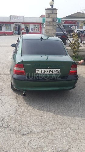 Opel Vectra 1995, 423,277 km - 2.0 л - Qusar