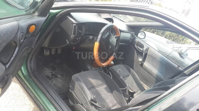 Opel Vectra 1995, 423,277 km - 2.0 л - Qusar