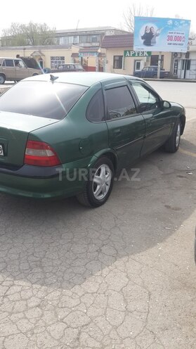 Opel Vectra 1995, 423,277 km - 2.0 л - Qusar