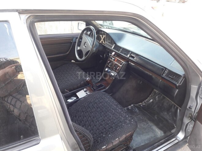 Mercedes E 200 1989, 42,500 km - 2.0 l - Sumqayıt
