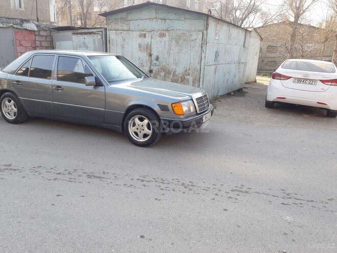 Mercedes E 200 1989, 42,500 km - 2.0 l - Sumqayıt