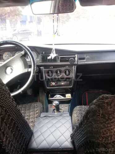 Mercedes 190 1986, 324,563 km - 2.5 l - Salyan