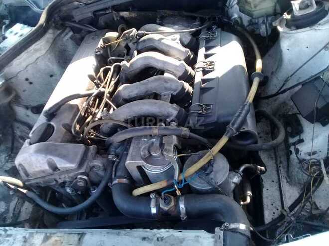 Mercedes 190 1986, 324,563 km - 2.5 l - Salyan