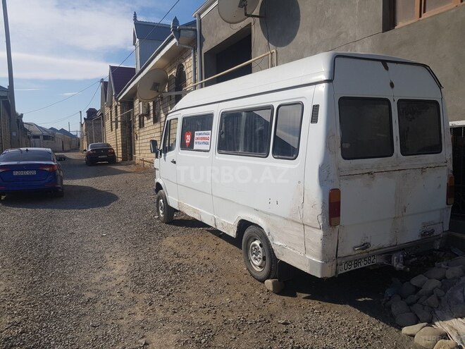 Mercedes 208 D 1994, 77,000 km - 2.3 l - Gəncə