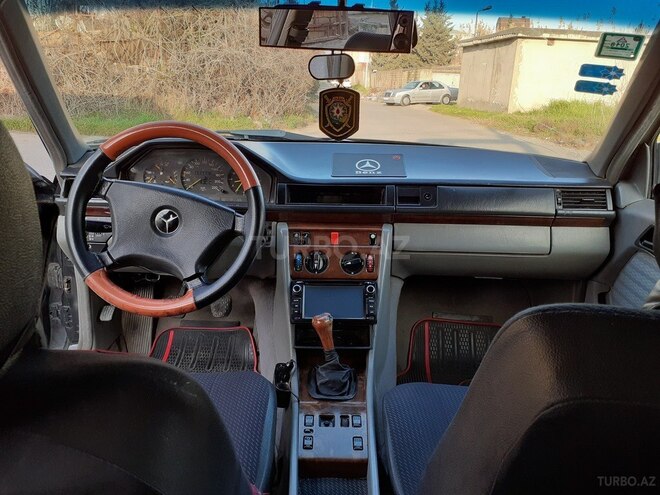 Mercedes E 200 1990, 334,000 km - 2.0 л - Bakı