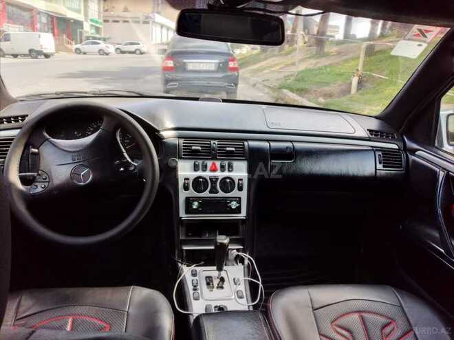 Mercedes E 240 2000, 286,000 km - 2.4 л - Bakı