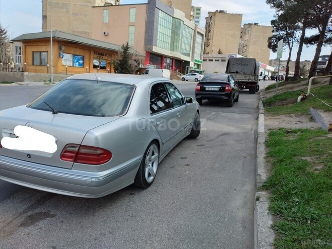 Mercedes E 240 2000, 286,000 km - 2.4 л - Bakı