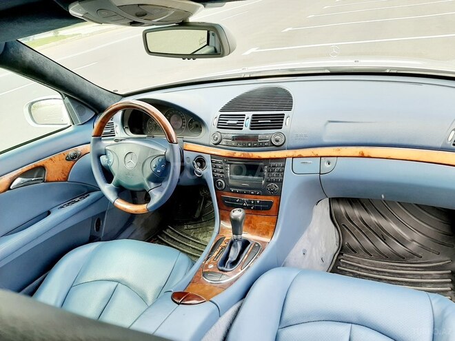 Mercedes E 220 2005, 223,000 km - 2.2 l - Sumqayıt
